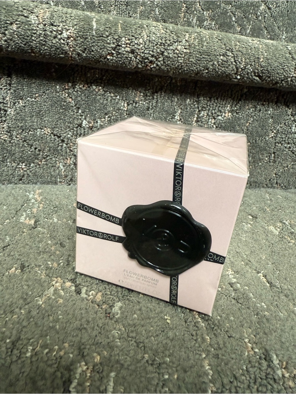 Viktor & Rolf Flowerbomb Eau de Parfum - Sealed and brand new